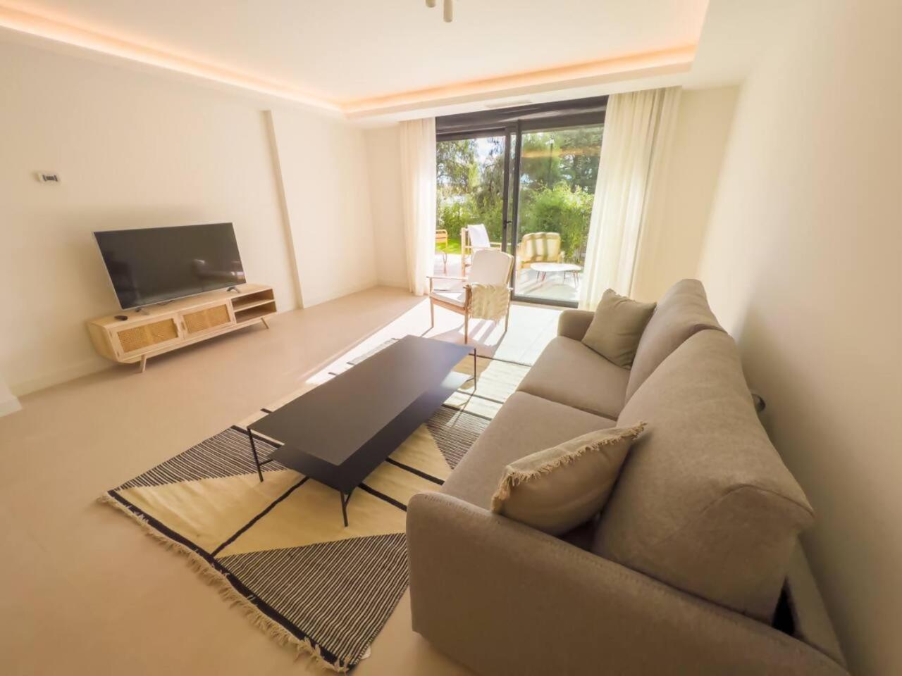 Bajo Con Jardin En La Milla De Oro Apartment Marbella Luaran gambar