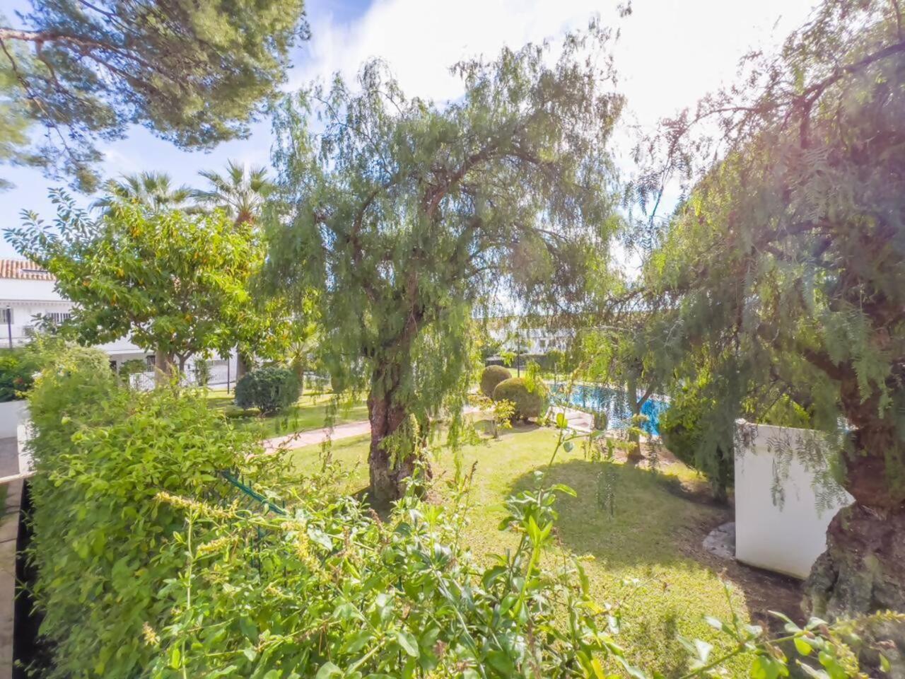 Bajo Con Jardin En La Milla De Oro Apartment Marbella Luaran gambar