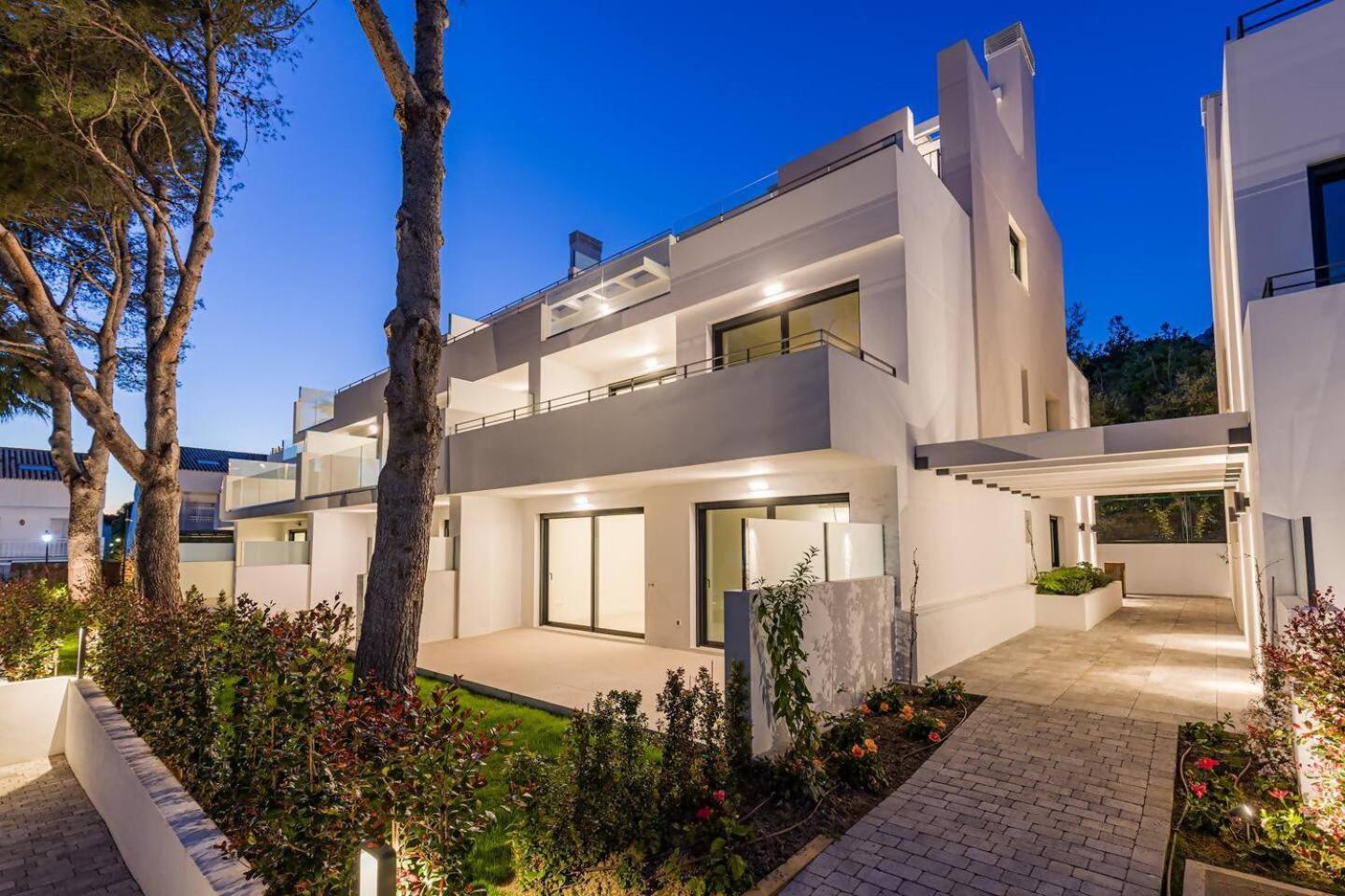 Bajo Con Jardin En La Milla De Oro Apartment Marbella Luaran gambar